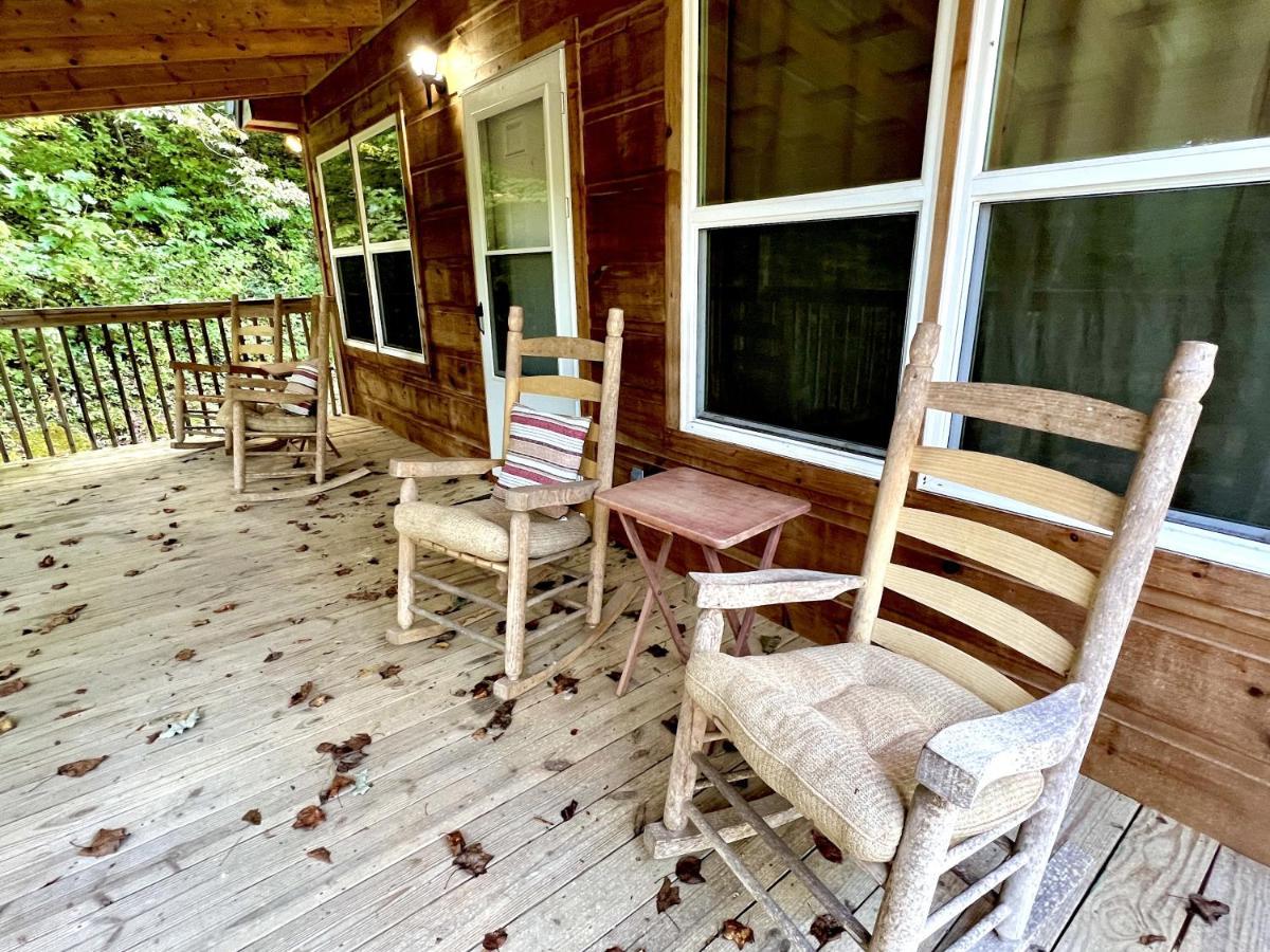 Tranquil Valley Retreat Cabin เซอเวียร์วีล ภายนอก รูปภาพ