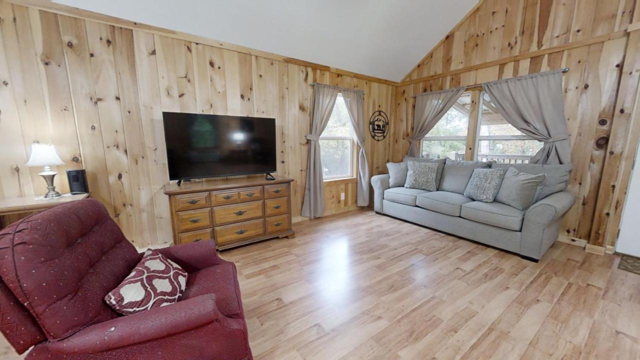 Tranquil Valley Retreat Cabin เซอเวียร์วีล ภายนอก รูปภาพ